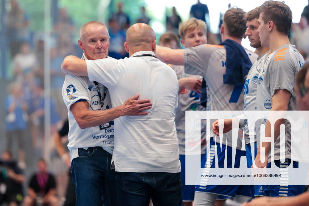 2 Handball Bundesliga, Catch-up match, TuSEM Essen Dessau Rosslauer HV 06, Coach Uwe Jungandreas is relieved after the win, Essen Sporthalle Am Hallo NRW Germany xRHR PHOTO DEx