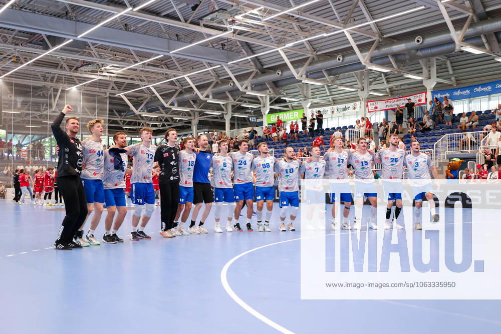 2 Handball Bundesliga, Catch-up match, TuSEM Essen Dessau Rosslauer HV 06, The players of Dessau Rosslauer HV 06 celebrate the victory, Essen Sporthalle Am Hallo NRW Germany xRHR PHOTO DEx