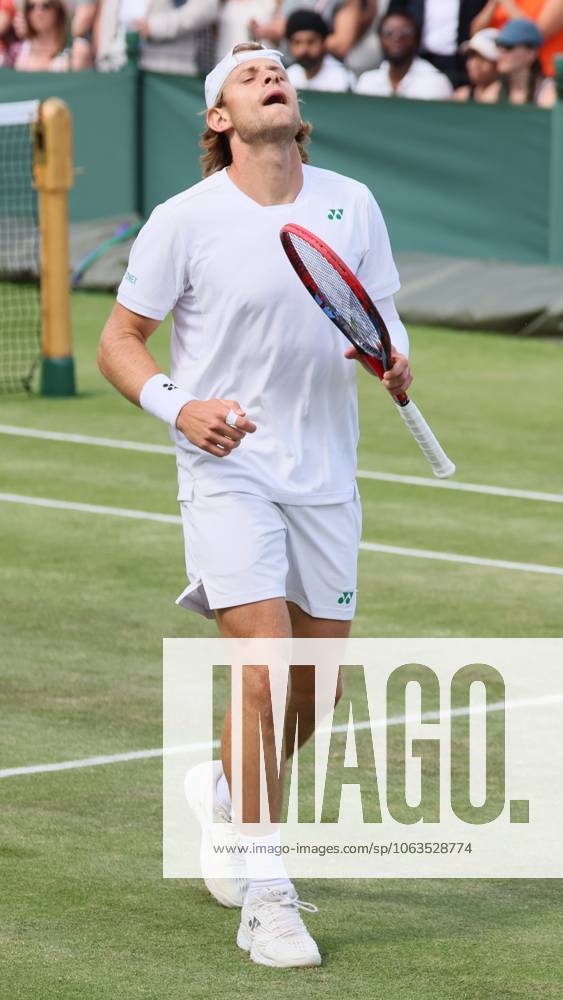 Belgian Zizou Bergs pictured during a doubles tennis match between French pair Doumbia-Reboul and Belgian-Canadian pair Bergs-Diallo, in the first round of the men s doubles at the 2025 Wimbledon grand slam tournament, Thursday 03 July 2025 at the All England Tennis Club, in South-West London, Britain. BENOITxDOPPAGNE x128358652x