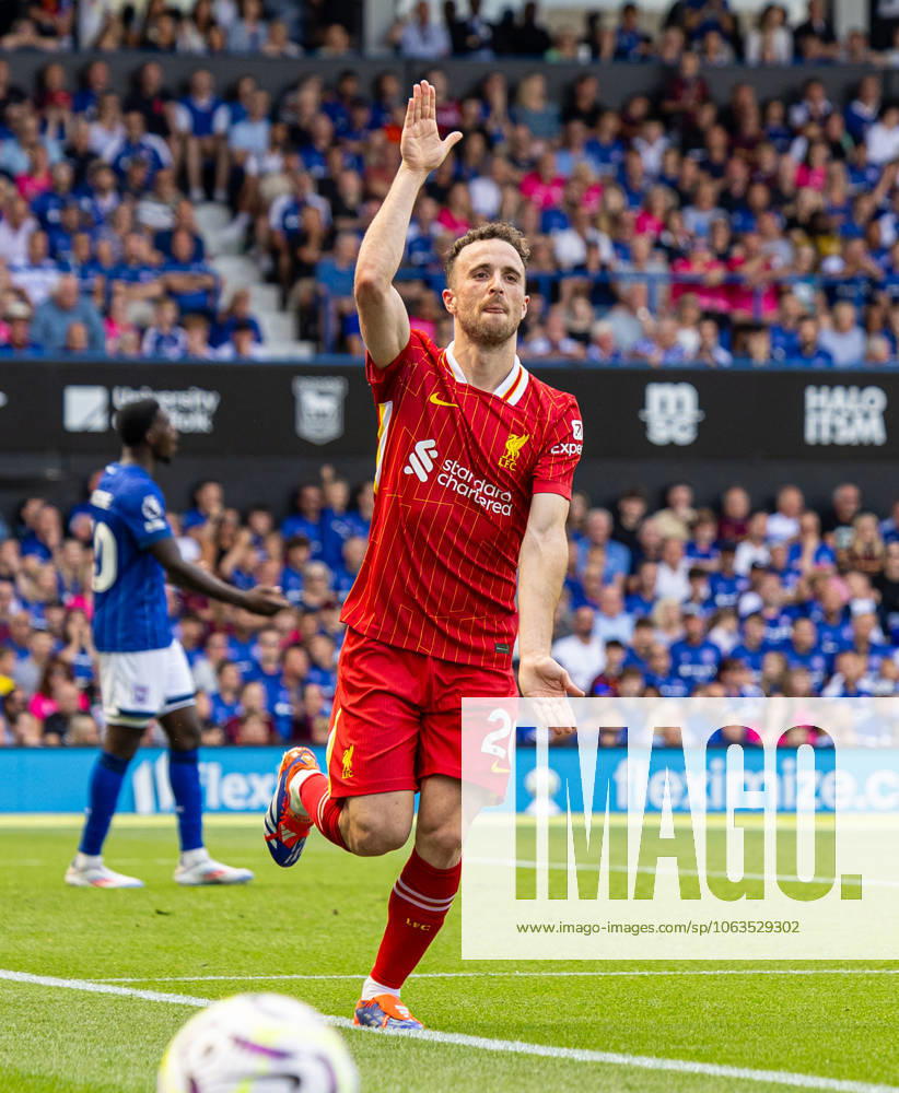 Football - FA Premier League - Ipswich Town FC v Liverpool FC IPSWICH, ENGLAND - Saturday, August 17, 2024: Liverpool s Diogo Jota celebrates after scoring the opening goal during the FA Premier League match between Ipswich Town FC and Liverpool FC at Portman Road. (Photo by David Rawcliffe Propaganda) IPSWICH Portman Road SUFFOLK ENGLAND