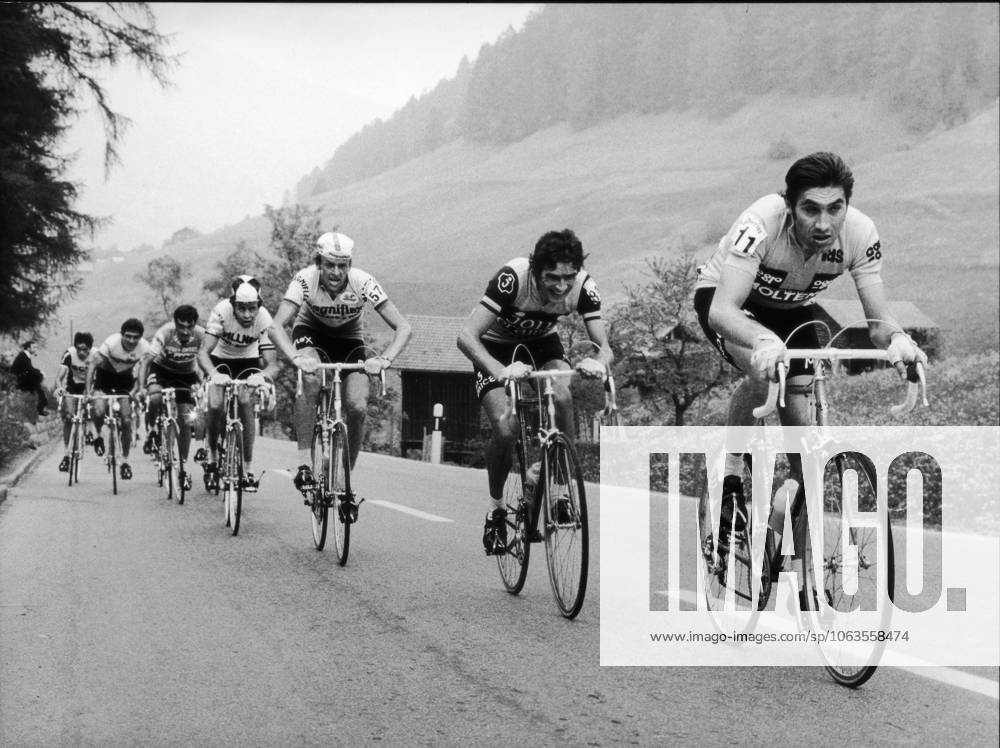 Tour de Suisse 1974: Overall winner Eddy Merckx leads the field Tour de Suisse 1974: Overall winner Eddy Merckx leads the field RA1062067741