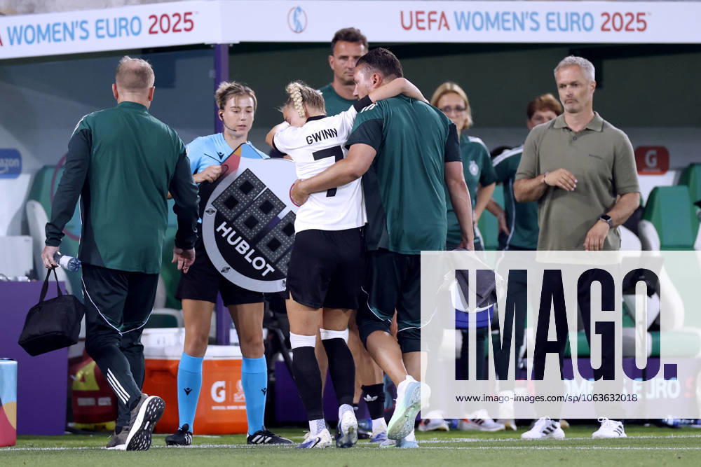 GWINN Giulia captain Germany suffered a serious injury in the first half and had to be substituted right coach WUECK Christian UEFA Womens EURO 2025 in Switzerland preliminary round match Germany Poland 2 0 on 04 07 2025 in St Gallen