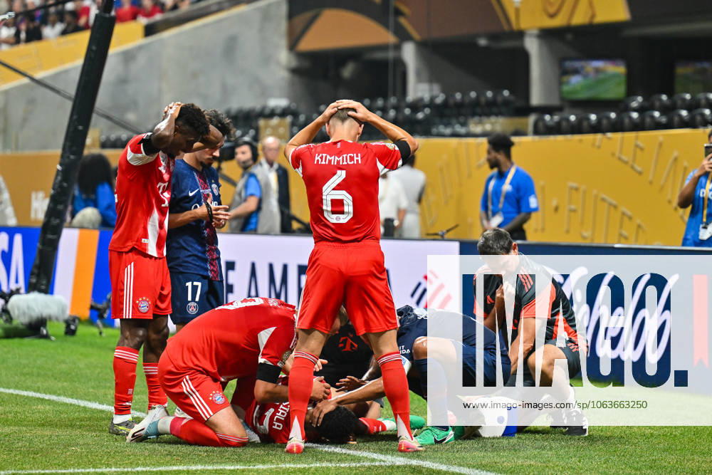 FIFA Club World Cup Paris Saint Germain FC Bayern Munich 05 07 2025 horrified on the pitch after Jamal MUSIALA FC Bayern Muenchen 42 FIFA Club World Cup Paris Saint Germain FC Bayern Muenchen, Mercedes Benz Stadium on 05 07 2025 NOT FOR SALE IN USA Joshua KIMMICH FC Bayern Muenchen 6 Kingsley COMAN FC Bayern Muenchen 11 , Harry KANE FC Bayern Muenchen 9