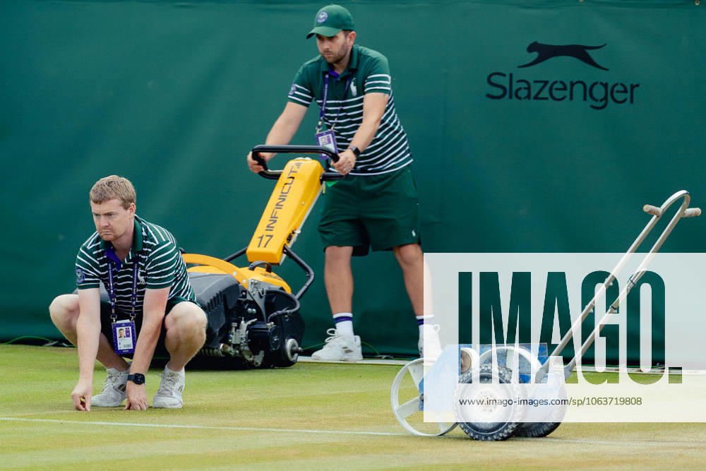 Wimbledon Championships 2025 06 Jul 2025 Early morning preparation in action at the Wimbledon Championships 2025 AELTC London Church Road, Wimbledon, London, United Kingdom Wimbledon England, UK NEWSPAPERS OUT