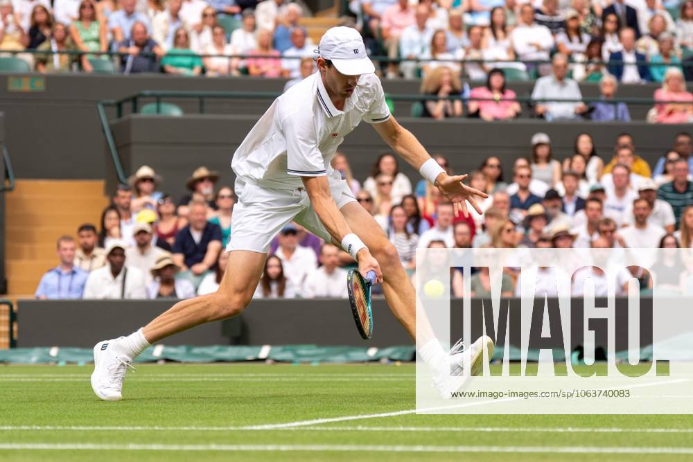 2025-07-06 Wimbledon 2025 LONDON, ENGLAND - JULY 6: Nicolas Jarry of Chile during Wimbledon 2025 at All England Lawn Tennis & Croquet Club on July 6, 2025 in London, England. London All England Lawn Tennis & Croquet Club England Content not available for redistribution in The Netherlands directly or indirectly through any third parties.