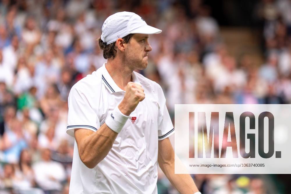 2025-07-06 Wimbledon 2025 LONDON, ENGLAND - JULY 6: Nicolas Jarry of Chile during Wimbledon 2025 at All England Lawn Tennis & Croquet Club on July 6, 2025 in London, England. London All England Lawn Tennis & Croquet Club England Content not available for redistribution in The Netherlands directly or indirectly through any third parties.