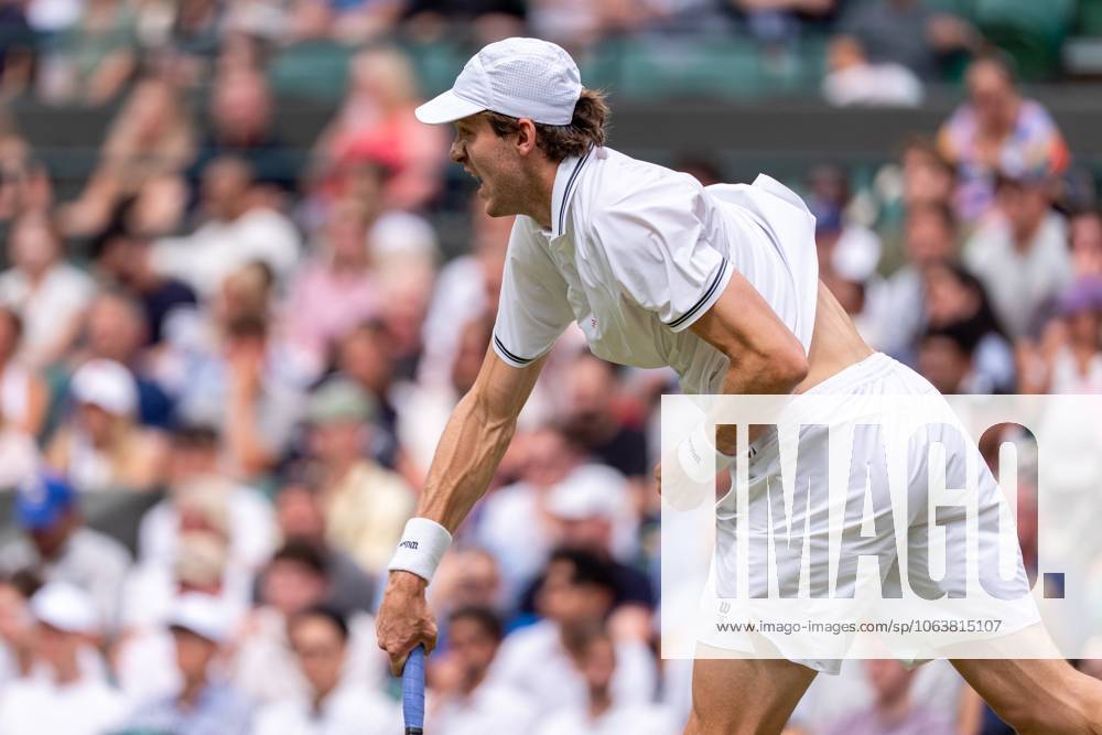 2025-07-06 Wimbledon 2025 LONDON, ENGLAND - JULY 6: Nicolas Jarry of Chile during Wimbledon 2025 at All England Lawn Tennis & Croquet Club on July 6, 2025 in London, England. London All England Lawn Tennis & Croquet Club England Content not available for redistribution in The Netherlands directly or indirectly through any third parties.