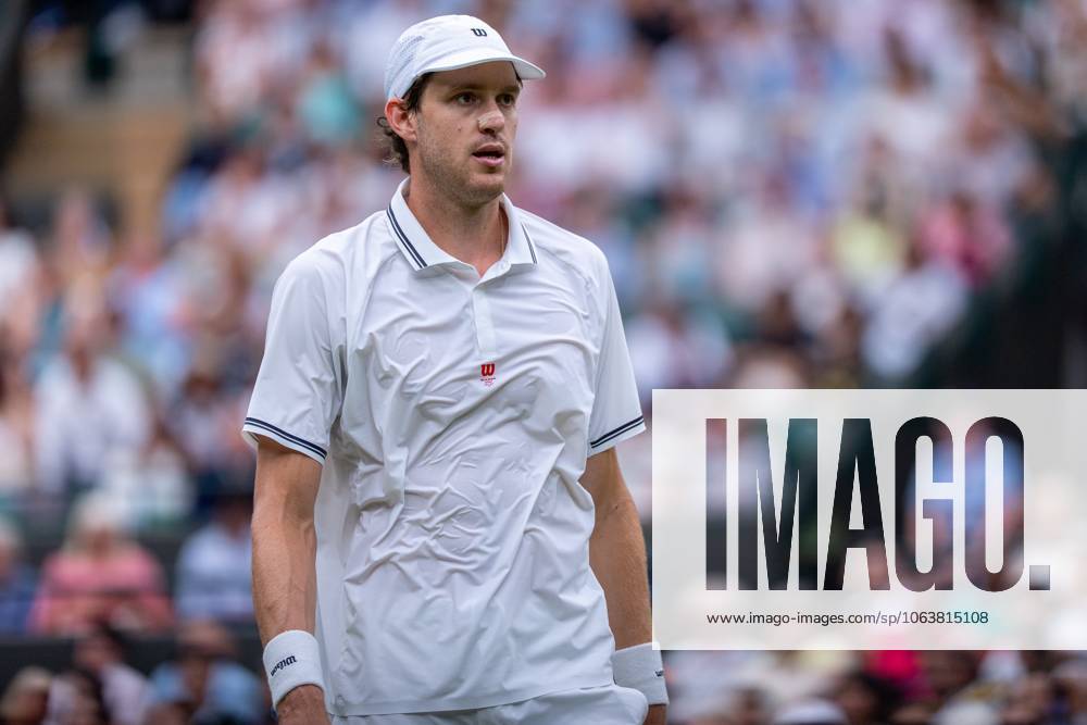 2025-07-06 Wimbledon 2025 LONDON, ENGLAND - JULY 6: Nicolas Jarry of Chile during Wimbledon 2025 at All England Lawn Tennis & Croquet Club on July 6, 2025 in London, England. London All England Lawn Tennis & Croquet Club England Content not available for redistribution in The Netherlands directly or indirectly through any third parties.