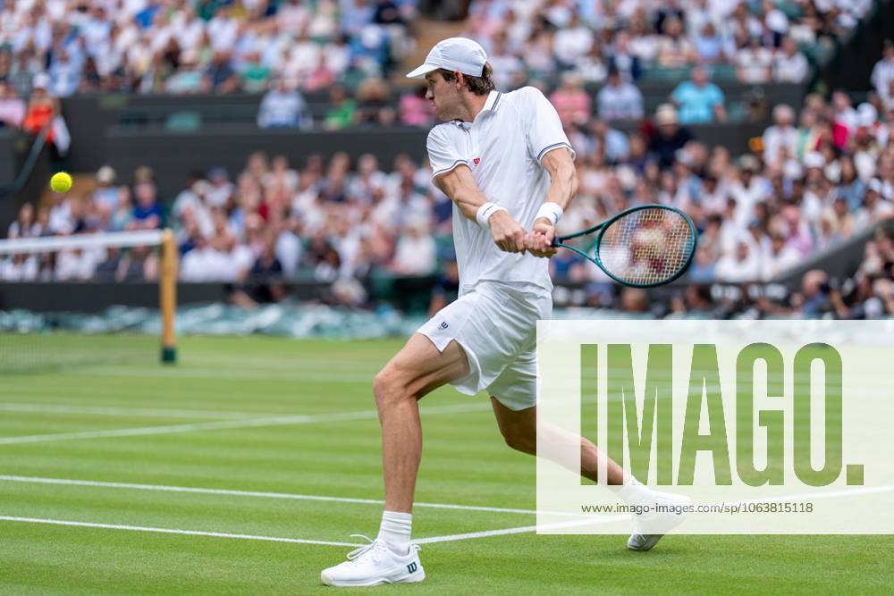 2025-07-06 Wimbledon 2025 LONDON, ENGLAND - JULY 6: Nicolas Jarry of Chile during Wimbledon 2025 at All England Lawn Tennis & Croquet Club on July 6, 2025 in London, England. London All England Lawn Tennis & Croquet Club England Content not available for redistribution in The Netherlands directly or indirectly through any third parties.