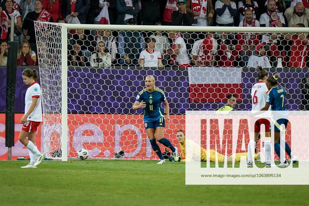 UEFA Womens EURO 2025 Womens European Championship preliminary round, matchday 2 Poland vs Sweden Swissporarena Lucerne, Switzerland Goal and goal celebration to 0 1 for Sweden by Stina Blackstenius Sweden, 11 Joy, emotions, jubilation