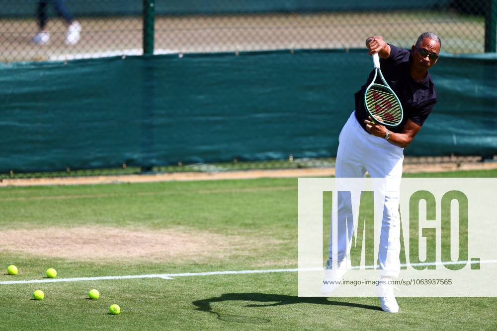 Ben Shelton and father Bryan Shelton on the practice courts Wimbledon Tennis Championships, Day 10, The All England Lawn Tennis and Croquet Club, London, UK - 09 Jul 2025London The All England Lawn Tennis and United Kingdom