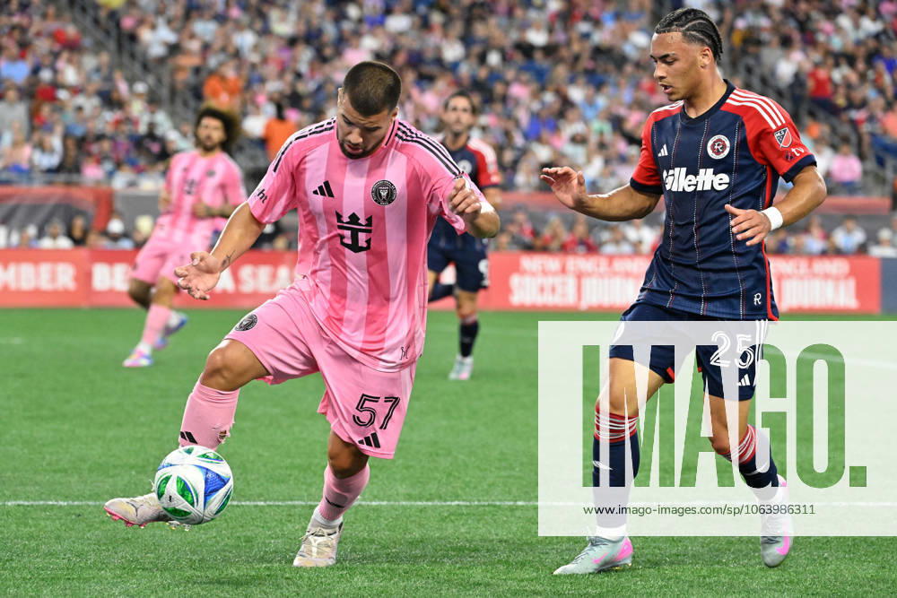 Foxborough, Massachusetts, USA; Inter Miami defender Marcelo Weigandt (57) controls he ball against New England Revolution defender Peyton Miller (25) during the first half at Gillette Stadium. CSM Foxborough USA - ZUMAc04_ 20250709_zma_c04_060