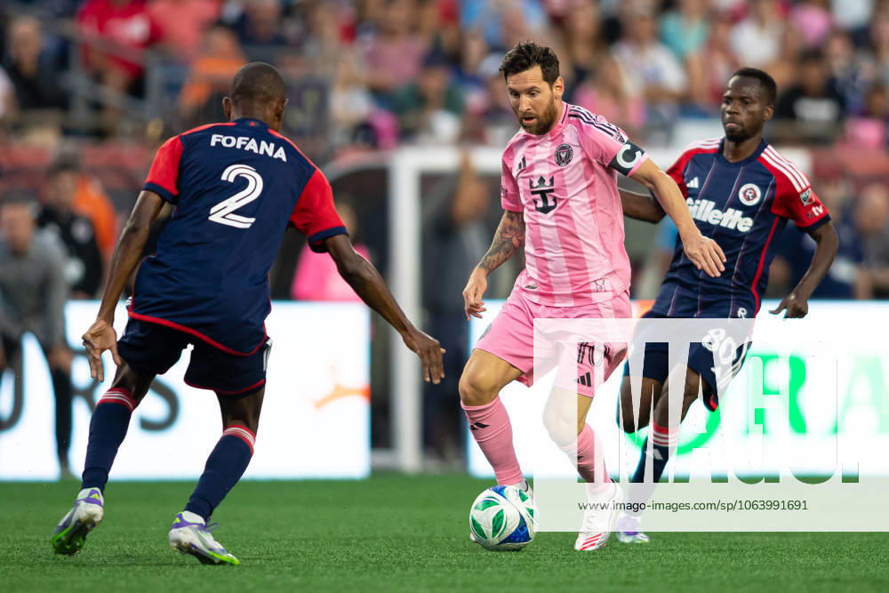 Foxborough, Massachusetts, USA; Inter Miami CF forward Lionel Messi (10) dances past New England Revolution midfielder Alhassan Yusuf (80) and New England Revolution defender Mamadou Fofana (2) in a Major League Soccer game between the New England Revolution and Inter Miami CF at Gillette Stadium. (c) CSM - ZUMAc04_ 20250709_zma_c04_186