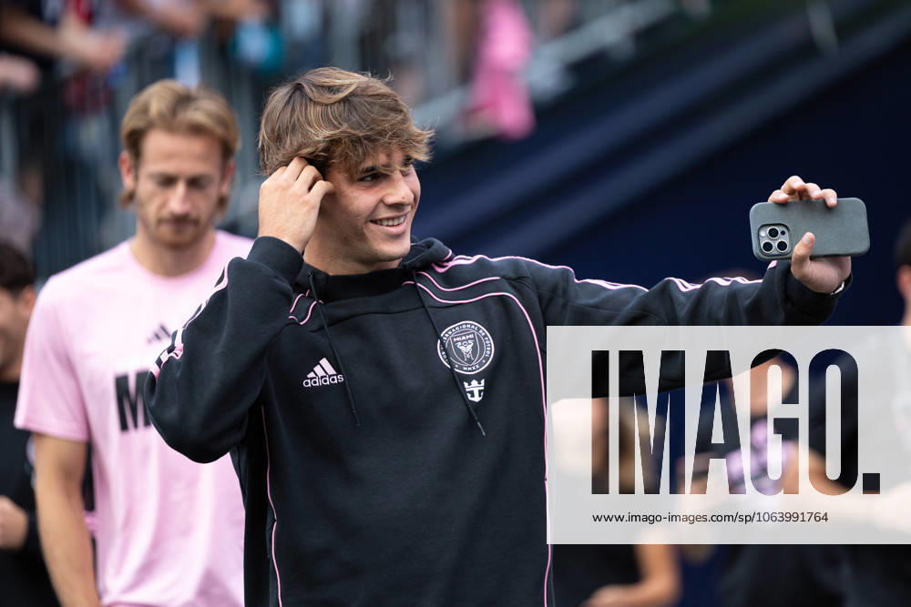 Foxborough, Massachusetts, USA; Inter Miami CF midfielder Ben Cremaschi (30) waves to fans before a Major League Soccer game between the New England Revolution and Inter Miami CF at Gillette Stadium. (c) CSM - ZUMAc04_ 20250709_zma_c04_193