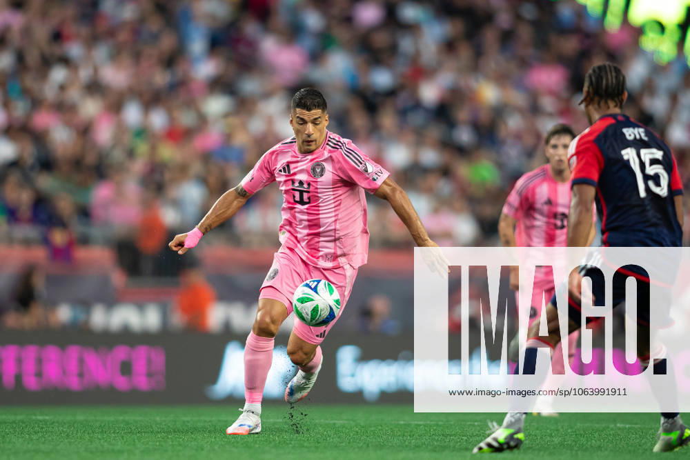 Foxborough, Massachusetts, USA; Inter Miami CF forward Luis Suarez (9) drives forward in a Major League Soccer game between the New England Revolution and Inter Miami CF at Gillette Stadium. (c) CSM - ZUMAc04_ 20250709_zma_c04_198