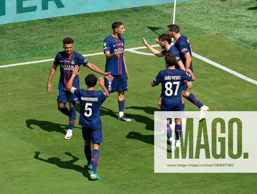 Paris Saint Germain players celebrate after scoring a goal to make it 3-0 USA, Paris Saint Germain vs Real Madrid CF, FIFA Club World Cup, Semi-Final, Match 62, 09 07 2025 USA, Paris Saint Germain vs Real Madrid CF, FIFA Club World Cup, Semi-Final, Match 62, 09 07 2025 East Rutherford