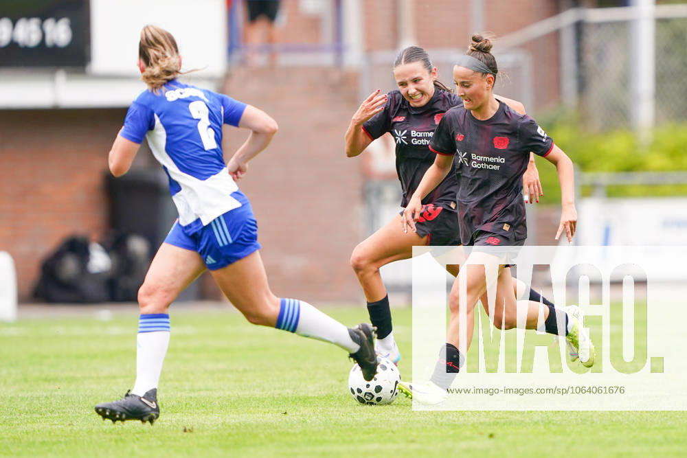 2025-07-11 PEC Zwolle Women v Bayer Leverkusen Women - Pre-season friendly WEZEP, NETHERLANDS - JULY 11: Jasmijn Dijsselhof of PEC Zwolle, Sana Coskun of Bayer Leverkusen 04 during the Pre-season friendly match between PEC Zwolle Women and Bayer Leverkusen Women at Sportpark Mulderssingel on July 11, 2025 in Wezep, Netherlands. Wezep Sportpark Mulderssingel Netherlands Content not available for redistribution in The Netherlands directly or indirectly through any third parties.