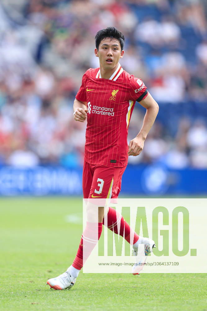 Fußball Vorsaison-Freundschaftsspiel Preston North End gegen Liverpool 13. Juli 2025 Vorsaison-Freundschaftsspiel Preston North End gegen Liverpool Wataru Endo von Liverpool Foto Simon Stacpoole Abseits Preston UK