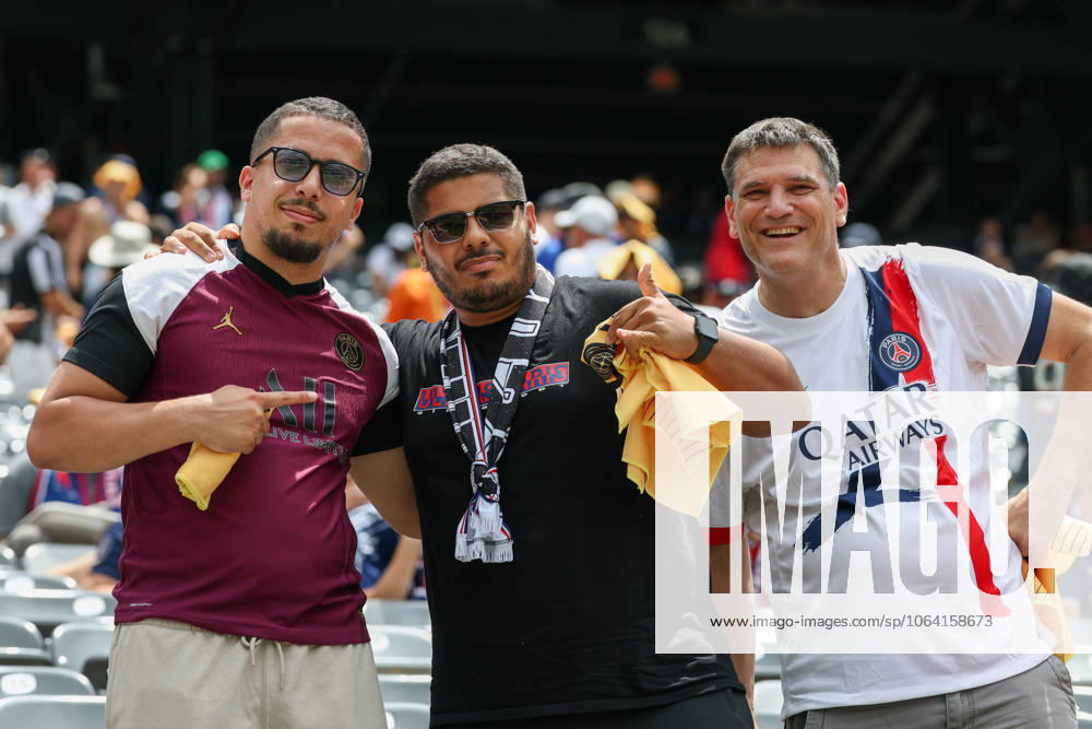 EAST RUTHERFORD, NJ - JULY 13: Paris Saint-Germain fans in the stands before the FIFA Club World Cup Final between Chelsea and Paris Saint-Germain on July 13, 2025, at MetLife Stadium in East Rutherford, NJ. (Photo by David Buono Icon Sportswire) SOCCER: JUL 13 FIFA Club World Cup Final Paris Saint-Germain vs Chelsea FC Icon250713007
