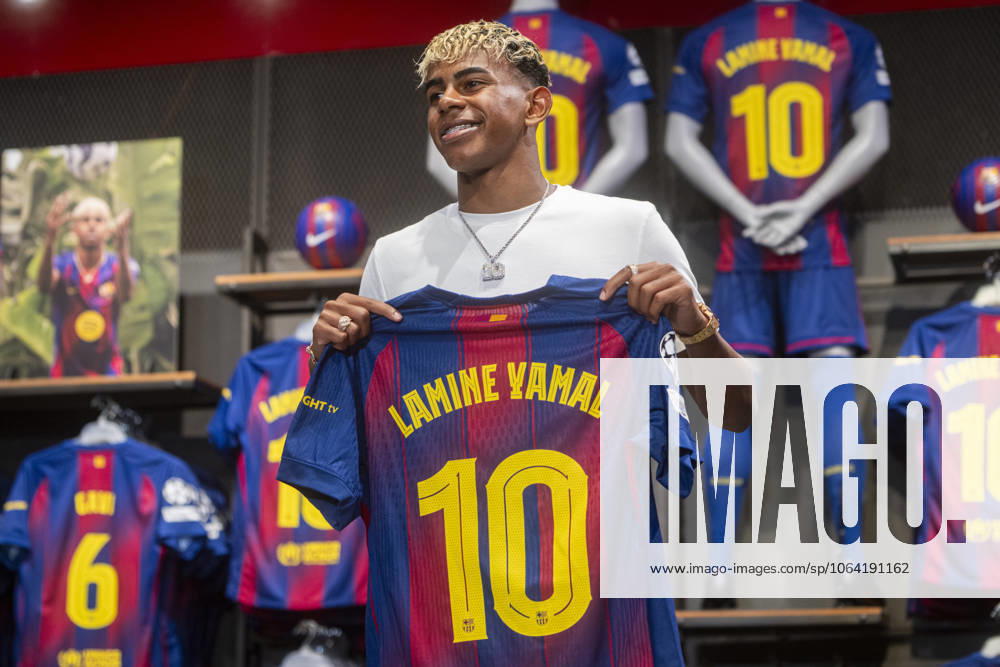 Lamine Yamal inherits FC Barcelona, Barca s iconic number 10 jersey after signing until 2031 BARCELONA, SPAIN - JULY 16: Barcelona s Spanish forward Lamine Yamal poses for a photo holding his new number 10 jersey after signing his contract with FC Barcelona until 2031 at the Camp Nou stadium s shop in Barcelona, Spain on July 16, 2025. This Wednesday, FC Barcelona officially announced that Lamine Yamal, having just turned 18, will wear the iconic number 10 shirt after renewing his contract until 2031. With an already impressive record that includes 18 goals, 25 assists, and a European Championship, EM, Europameisterschaft title with Spain, Yamal takes on a historic responsibility once held by legends like Messi, Ronaldinho, and Maradona. The young winger said at the event that the jersey does not put pressure on him and that he is determined to forge his own path at FC Barcelona. Stringer Anadolu Barcelona Spain. Editorial use only. Please get in touch for any other usage.