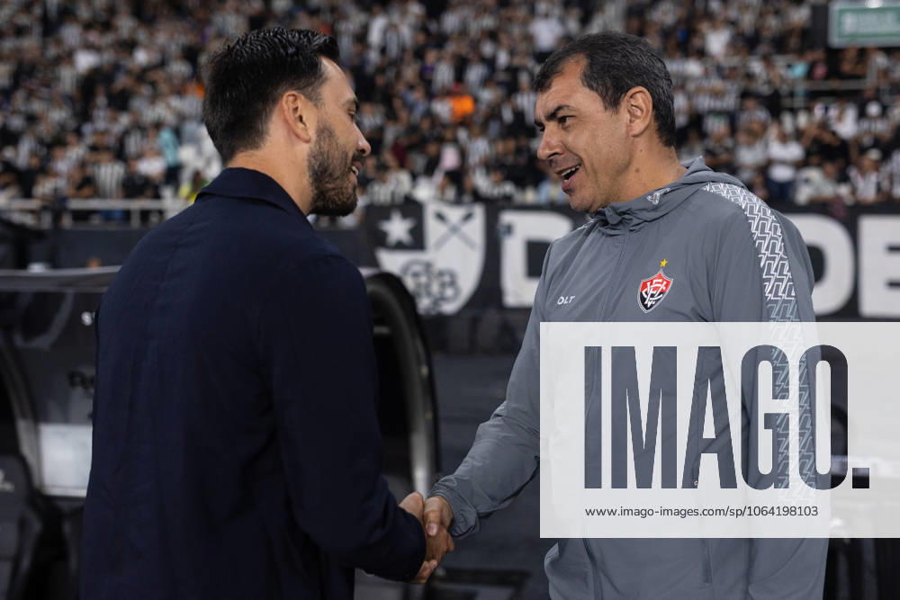 Soccer - Brasileirao 2025 - Botafogo 0:0 Vitoria RIO DE JANEIRO, BRAZIL - JULY 16: DAVIDE ANCELOTTI, Head Coach of Botafogo, greets FABIO CARILLE, Head Coach of Vitoria, prior the match between Botafogo and Vitoria as part of Brasileirao 2025 at Estadio Olimpico Nilton Santos on July 16, 2025 in Rio de Janeiro, Brazil. Rio de Janeiro Estadio Olimpico Nilton Santos Brazil