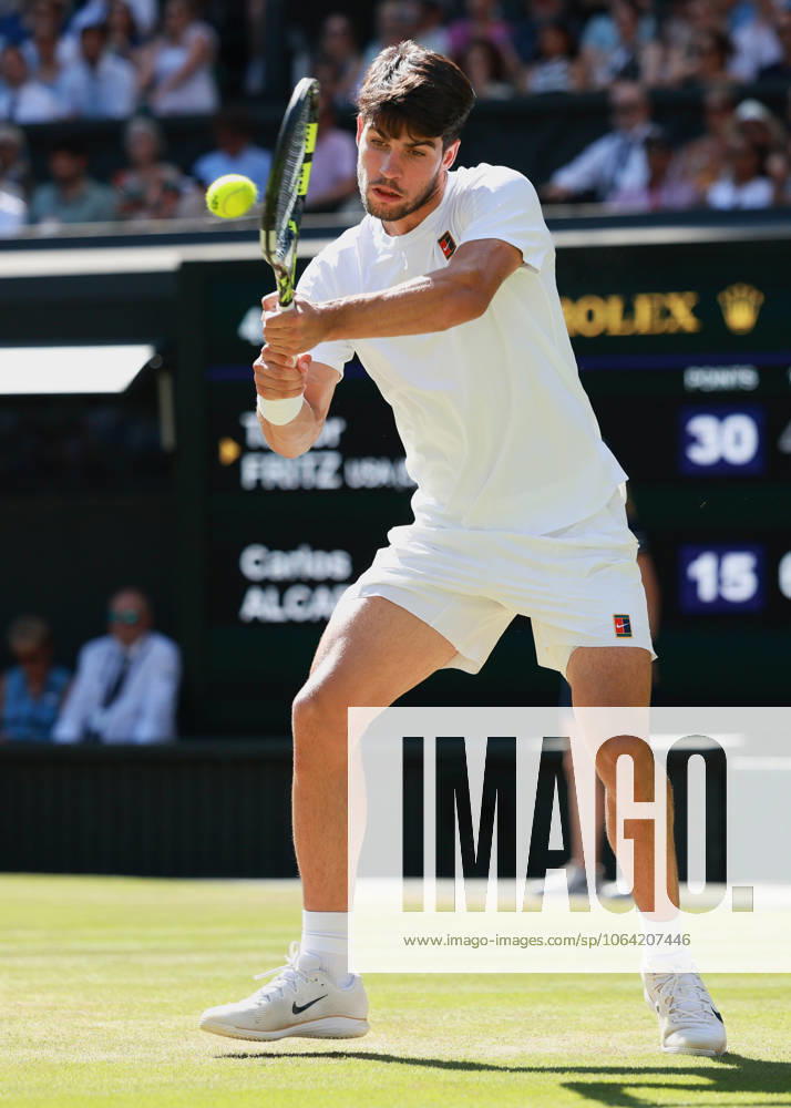 Carlos Alcaraz ESP Mens Singles, Gentlemen s Singles Tennis Wimbledon 2025 Grand Slam ITF ATP WTA AELTC London Great Britain 11 July 2025 Taylor Fritz USA , Mens Singles, Gentlemen s Singles Tennis Wimbledon 2025 Grand Slam ITF ATP WTA AELTC London Great Britain 11 July 2025