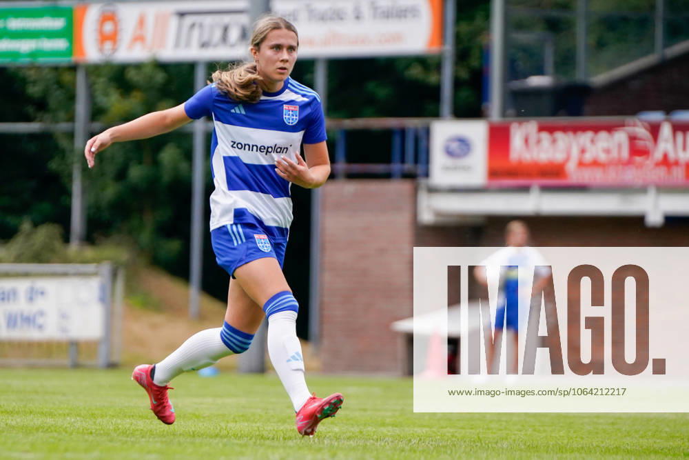 2025-07-11 PEC Zwolle Women v Bayer Leverkusen Women - Pre-season friendly WEZEP, NETHERLANDS - JULY 11: Hanna Huizenga of PEC Zwolle during the Pre-season friendly match between PEC Zwolle Women and Bayer Leverkusen Women at Sportpark Mulderssingel on July 11, 2025 in Wezep, Netherlands. Wezep Sportpark Mulderssingel Netherlands Content not available for redistribution in The Netherlands directly or indirectly through any third parties.