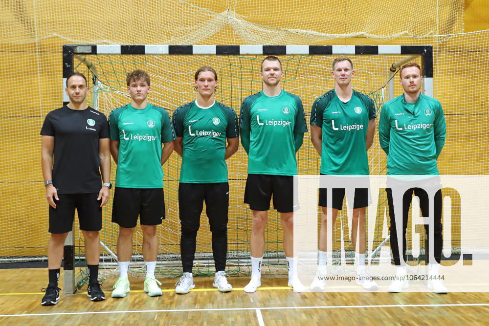 HBL1 Training kick-off of SC DHfK Leipzig, 17 07 25 The new additions from left Head coach Raul Alonso SC DHfK Leipzig , Tom Koschek 76, SC DHfK Leipzig , Blaer Hinriksson 44, SC DHfK Leipzig , Goalkeeper Tomas Mrkva 16, SC DHfK Leipzig , Adam Lönn 15, SC DHfK Leipzig , Tomas Piroch 7, SC DHfK Leipzig Handball, DAIKIN HBL, Season 2025 2026, Training kick-off of SC DHfK Leipzig on 17 07 25 in the Quarterback Immobilien Arena Leipzig Kleine Arena