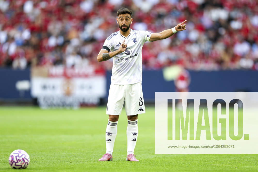 Manchester United, ManU FC v Leeds United FC, Pre-Season Friendly, Stockholm Manchester United midfielder Bruno Fernandes (8) gestures during the Manchester United FC v Leeds United FC Pre-Season Friendly match at the Strawberry Arena, Stockholm, Sweden on 19 July 2025 Credit: Phil Duncan Every Second Media Editorial use only. All images are copyright Every Second Media Limited. No images may be reproduced without prior permission.