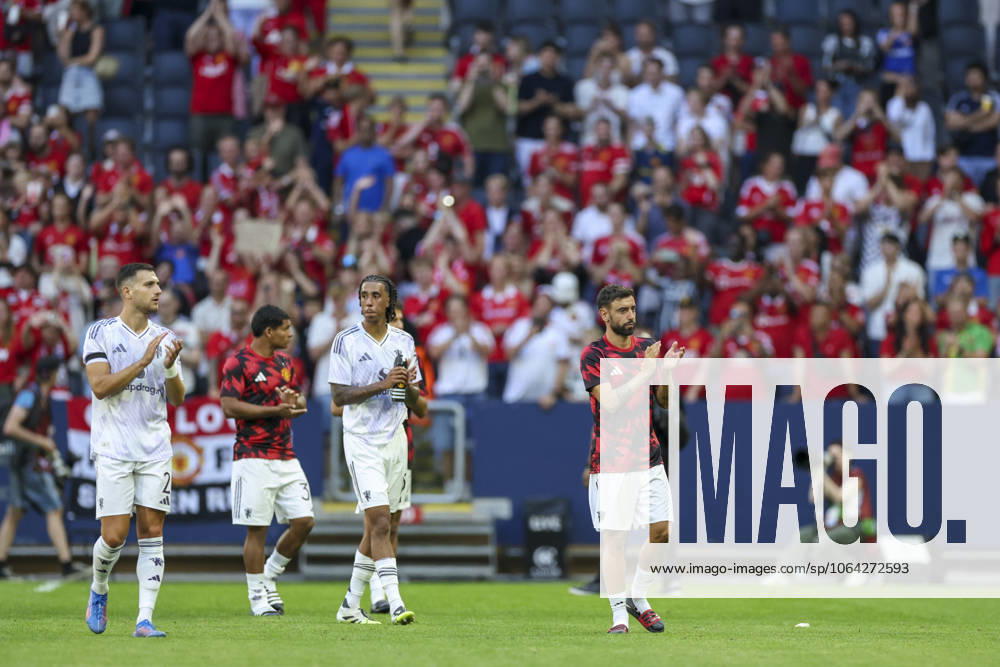 Manchester United, ManU FC v Leeds United FC, Pre-Season Friendly, Stockholm Manchester United midfielder Bruno Fernandes (8) Manchester United defender Diogo Dalot (2) Manchester United defender Leny Yoro (15) applauds the fans after the Manchester United FC v Leeds United FC Pre-Season Friendly match at the Strawberry Arena, Stockholm, Sweden on 19 July 2025 Credit: Phil Duncan Every Second Media Editorial use only. All images are copyright Every Second Media Limited. No images may be reproduced without prior permission.
