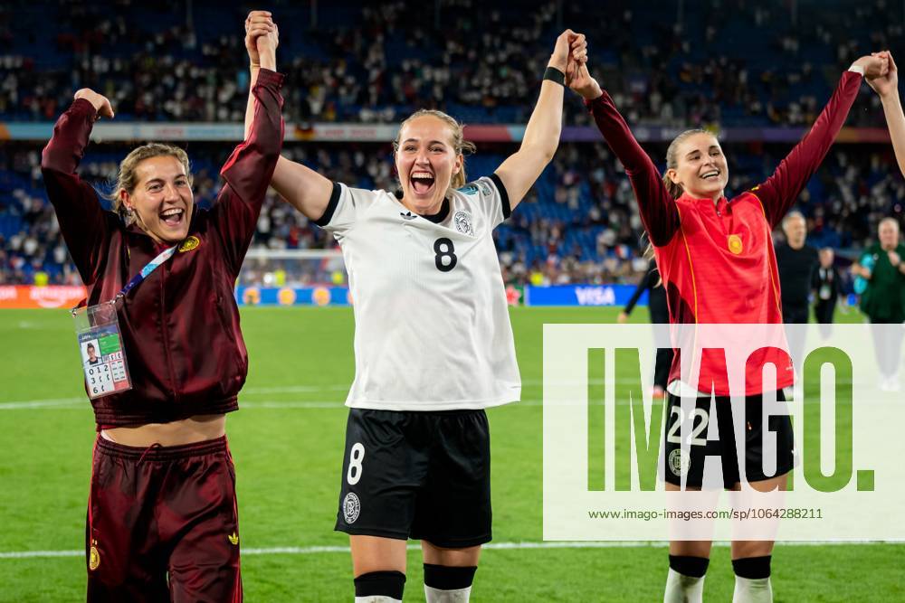 UEFA Womens Euro 2025 quarter-final France Germany 19 07 2025 Carlotta Wamser 5, Germany Sydney Lohmann 8 Germany and Jule Brand 22, Germany cheer after the match UEFA Womens Euro 2025 quarter-final France - Germany Basel, St Jakob Park, 19 07 2025 UEFA Womens Euro 2025 quarter-final France - Germany Basel, St Jakob Park