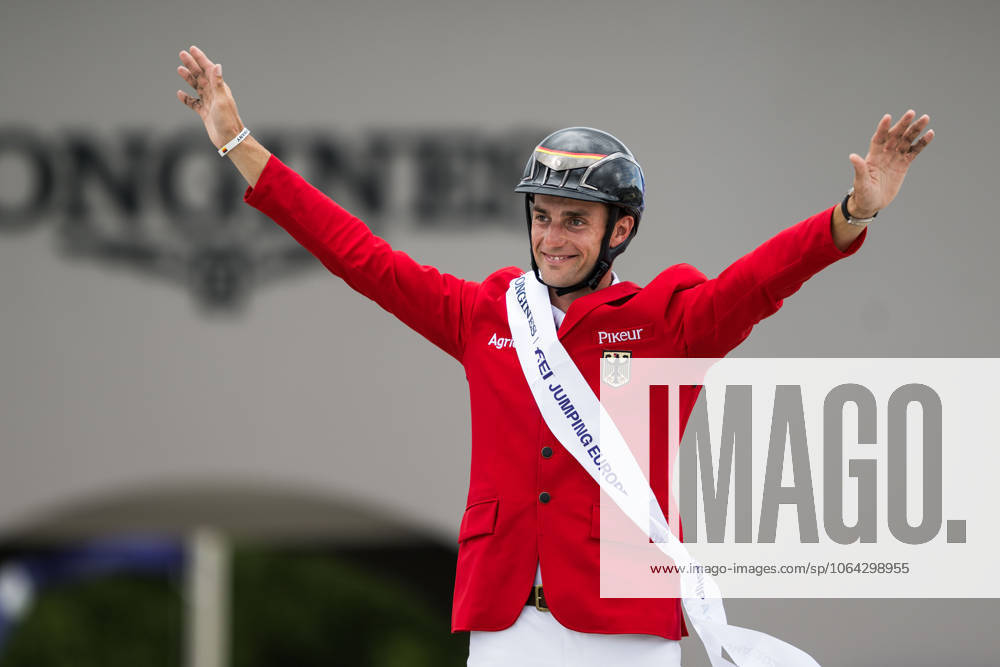 Richard Vogel of Germany celebrates at the prize ceremony after the individual final at the 2025 FEI Jumping European Championship on July 20, 2025 in A Coruna Photo Emma Wallskog BILDBYRAN COP 320 EW0554 ridsport equestrian hoppnings em sweden 2025 fei jumping european championship bbeng individuell final em em i hoppning jubel