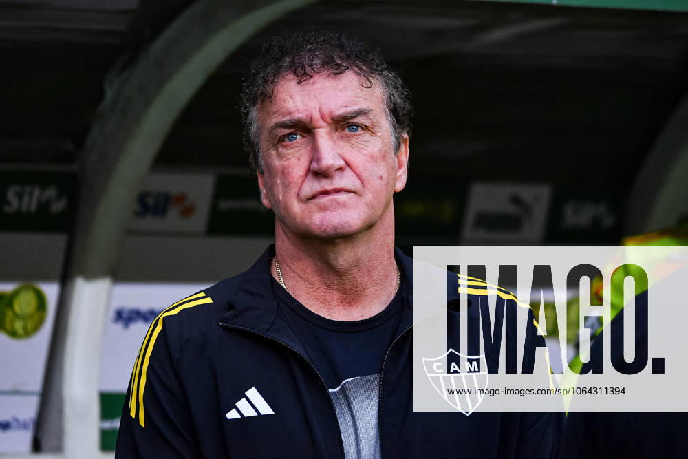 Palmeiras x Atlético MG SaO PAULO, SP - 20.07.2025: PALMEIRAS X ATLéTICO MG - Cuca, Atlético MG coach, during the match between Palmeiras x Atlético MG, valid for the fifteenth round of the 2025 Brazilian Football Championship, this Sunday (20) at Allianz Parque, SP. (Photo: Roberto Casimiro Fotoarena) x2773523x RobertoxCasimiro