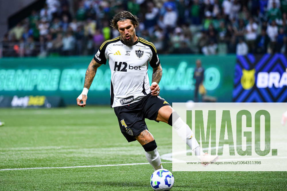 Palmeiras x Atlético MG SaO PAULO, SP - 20.07.2025: PALMEIRAS X ATLéTICO MG - Lyanco of Atlético MG during the match between Palmeiras x Atlético MG, valid for the fifteenth round of the 2025 Brazilian Football Championship, this Sunday, (20) at Allianz Parque, SP. (Photo: Roberto Casimiro Fotoarena) x2773525x RobertoxCasimiro