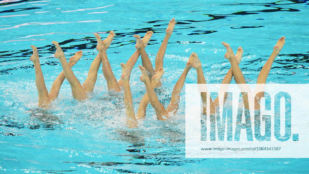 (250722) -- SINGAPORE, July 22, 2025 -- Team China perform during the team technical final of artistic swimming at the World Aquatics Championships in Singapore, July 22, 2025. (Photo by Xinhua) (SP)SINGAPORE-WORLD AQUATICS CHAMPIONSHIPS-ARTISTIC SWIMMING-TEAM TECHNICAL ThenxChihxWey