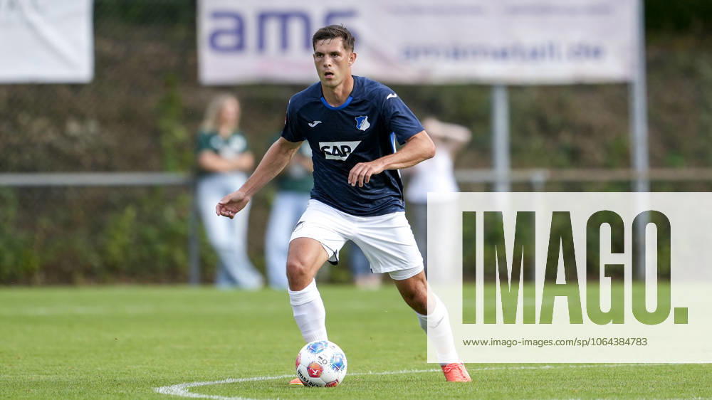 Robin Hranac Hoffenheim, 2 , on the ball, cropped, full body, single image, single photo, action, action, 23 07 2025, Zuzenhausen Germany , football, test match, TSG 1899 Hoffenheim FC 08 Homburg, DFB DFL REGULATIONS PROHIBIT ANY USE OF PHOTOGRAPHS AS IMAGE SEQUENCES AND OR QUASI VIDEO