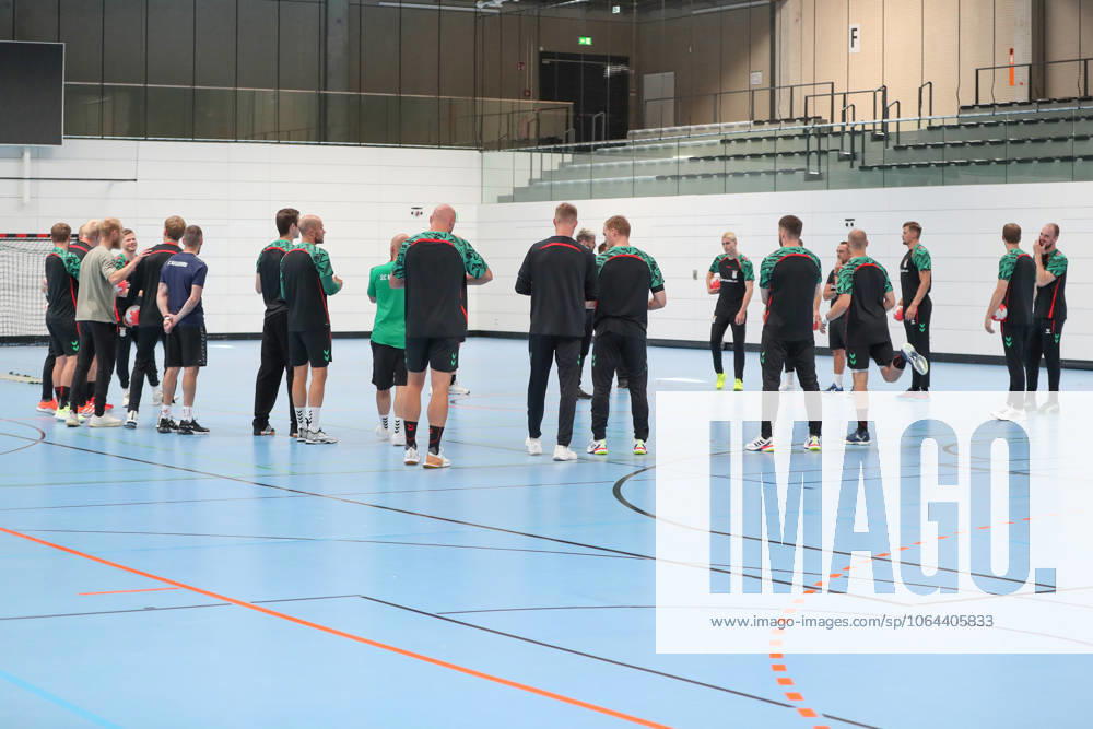 Handball Daikin HBL SC Magdeburg training kick-off 2025 season 26, v l Magdeburg in the Magdeburg team circle