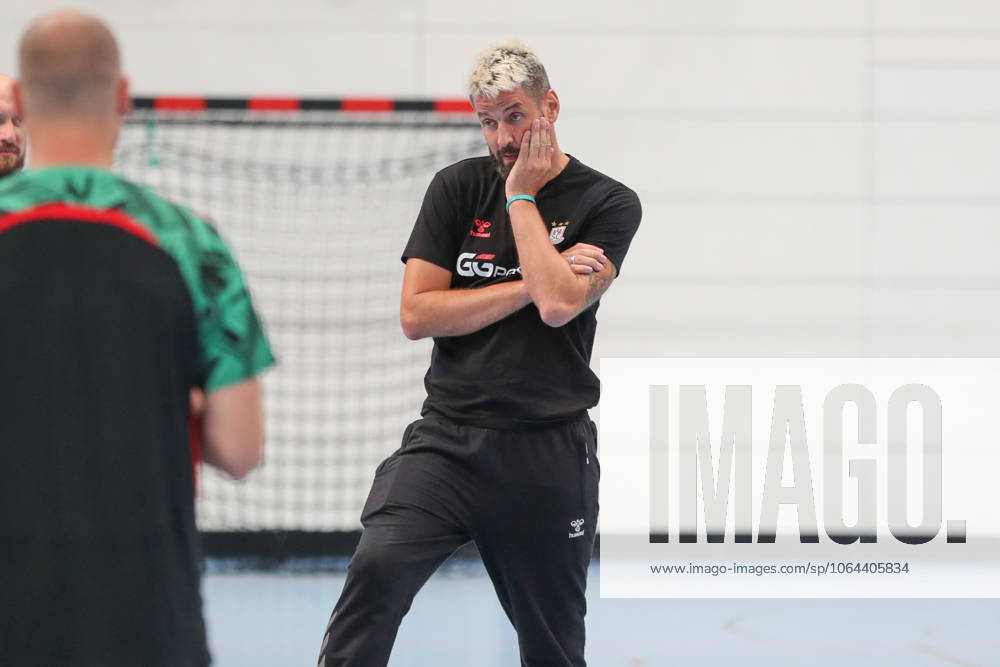 Handball Daikin HBL SC Magdeburg training kick-off 2025 season 26, f l Bennet Wiegert Magdeburg, Coach Magdeburg