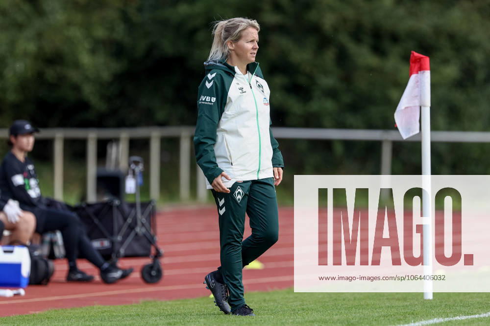 Friederike Kromp Fritzy Kromp, Coach, Head Coach, SV Werder Bremen , 24 07 2025, Bremen Germany , Soccer, Test match women, SV Werder Bremen Cerezo Osaka Yanmar Ladies