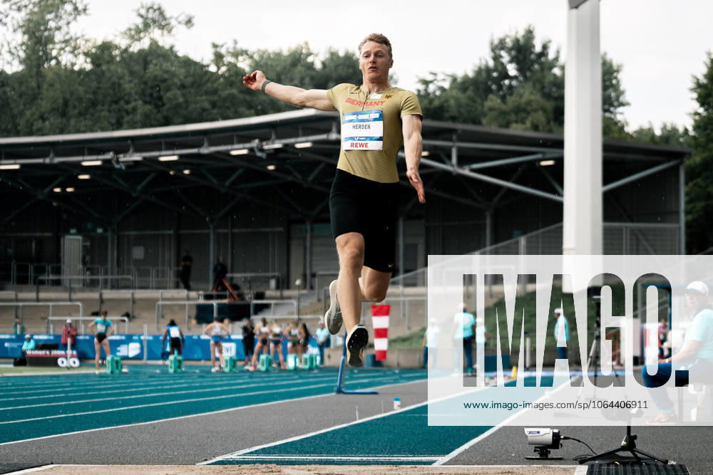 Luka Herden LG Brillux Muenster, Long Jump Men , GER, Athletics, FISU World University Games Summer 2025, Lohrheidestadion, Wattenscheid, 24 07 2025, GER, Athletics, FISU World University Games Summer 2025, Lohrheidestadion, Wattenscheid, 24 07 2025 Wattenscheid