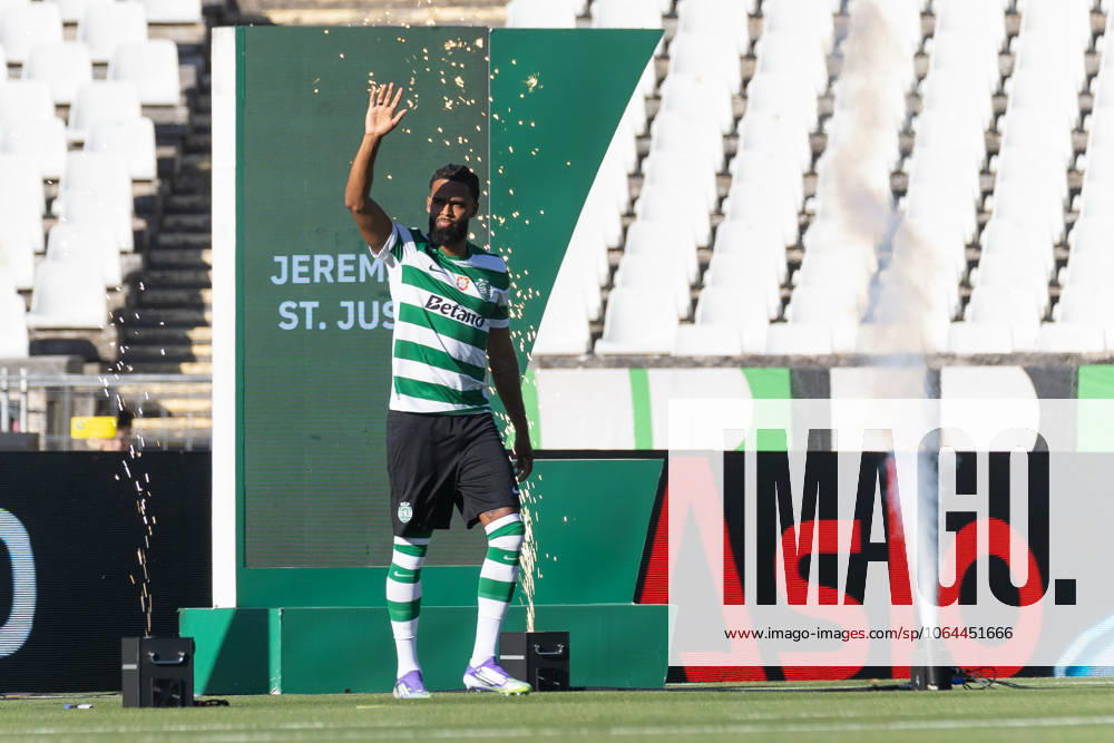 Sporting defender from The Netherlands JEREMIAH ST. JUSTE (3) before the start of the game for the Trofeu 5 Violinos between Sporting and Villarreal at Estadio Nacional Caxias Portugal - ZUMAs359 20250725_zsp_s359_008