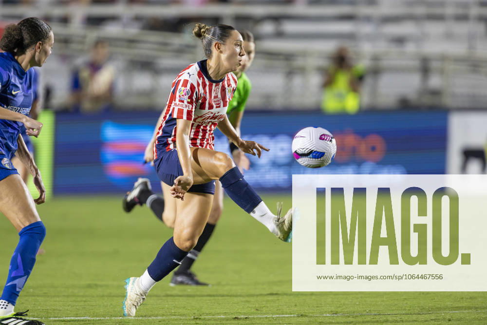 Guadalajara forward MONTSERRAT HERNANDEZ (18) stops a passed ball on the move during the second half of the International Exhibition game between Mexicoâ€⠢s Chivas De Guadalajara and the NC Courage at First Horizon Stadium in Cary, North Carolina. NC Courage defeated the Chivas de Guadalajara 4-0. Cary USA - ZUMAa220 20250725_znp_a220_034