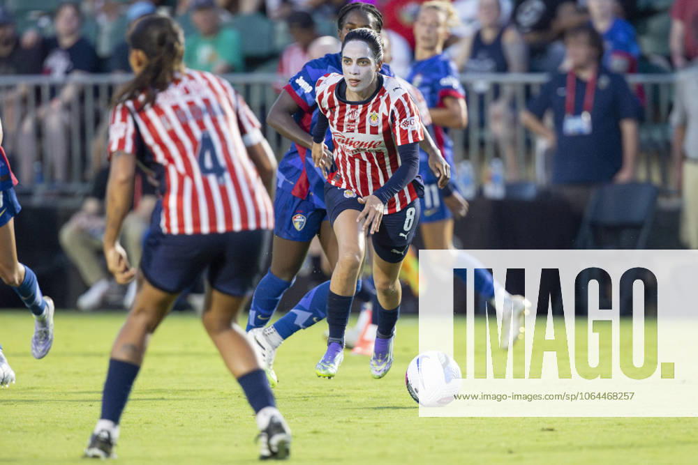 Guadalajara midfielder CAROLINA JARAMILLO (8) moves the ball during the first half of the International Exhibition game between Mexicoâ€⠢s Chivas De Guadalajara and the NC Courage at First Horizon Stadium in Cary, North Carolina. NC Courage defeated the Chivas de Guadalajara 4-0. Cary USA - ZUMAa220 20250725_znp_a220_062
