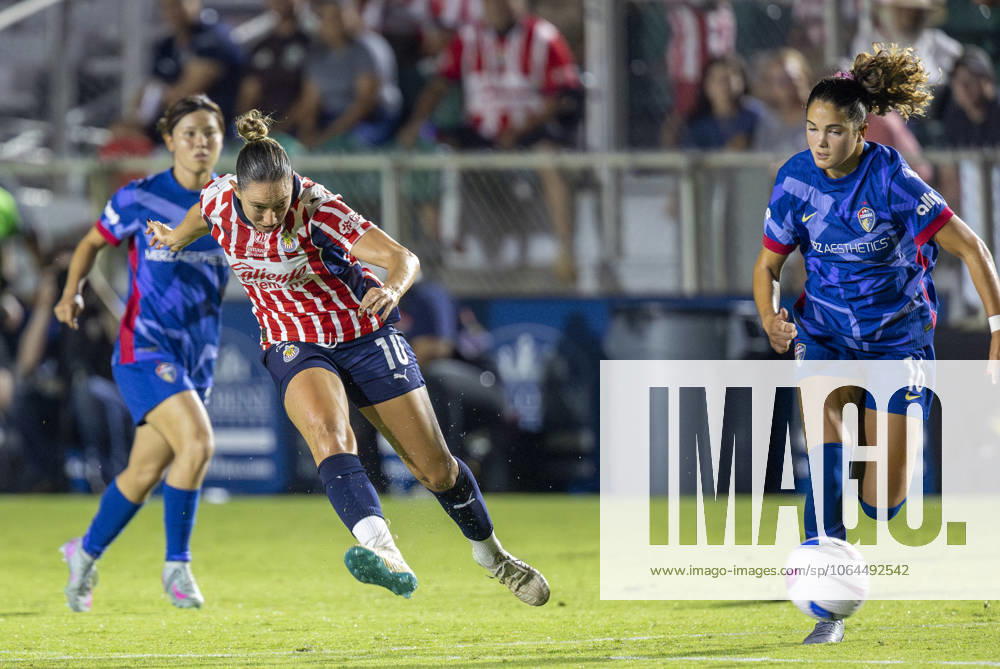 Guadalajara forward ADRIANA ITURBIDE (10) passes the ball during the first half of the International Exhibition game between Mexicoâ€⠢s Chivas De Guadalajara and the NC Courage at First Horizon Stadium in Cary, North Carolina. NC Courage defeated the Chivas de Guadalajara 4-0. Cary USA - ZUMAa220 20250725_znp_a220_091