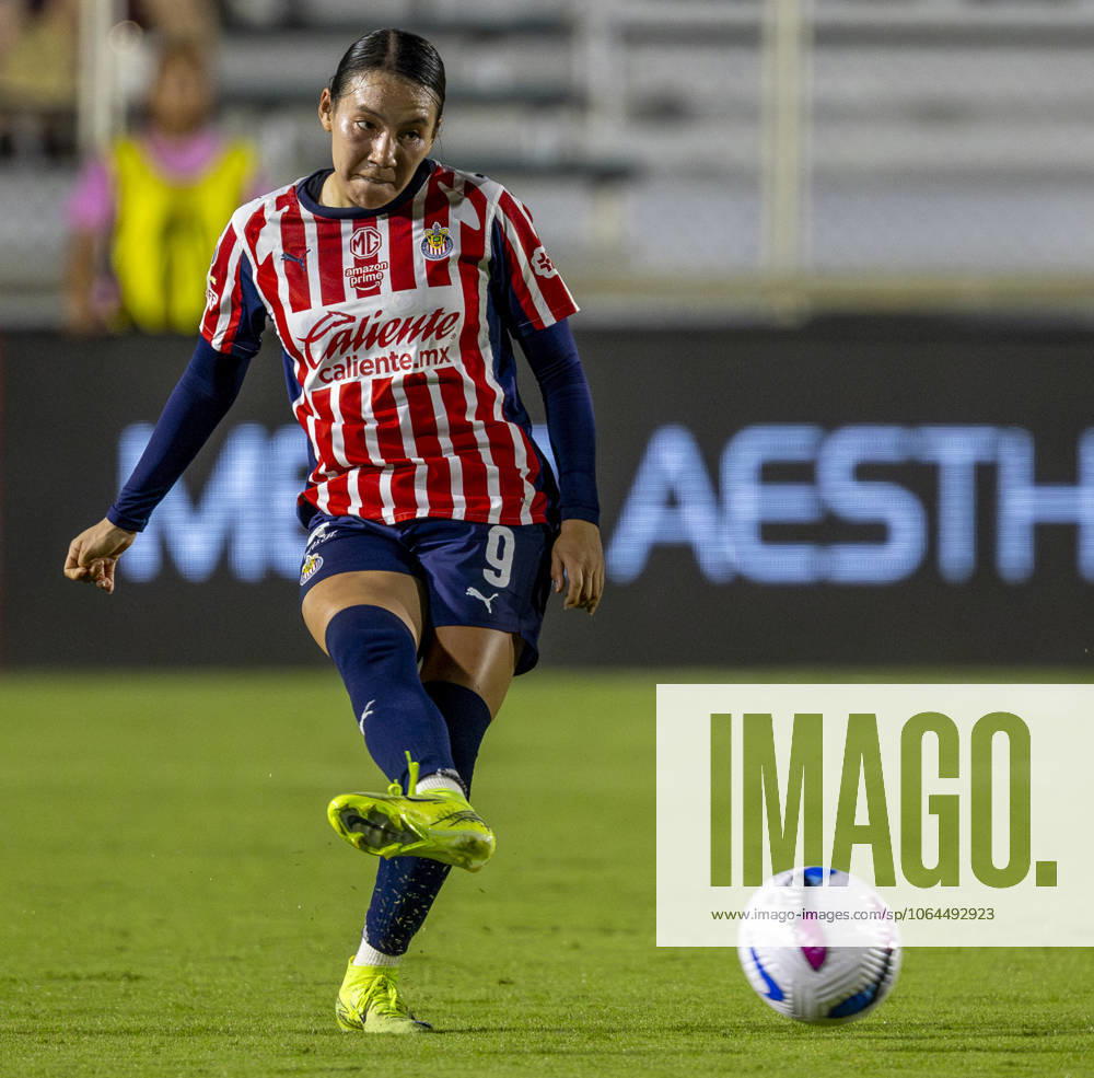 Guadalajara forward (9) GABRIELA VALENZUELA passes the ball during the first half of the International Exhibition game between Mexicoâ€⠢s Chivas De Guadalajara and the NC Courage at First Horizon Stadium in Cary, North Carolina. NC Courage defeated the Chivas de Guadalajara 4-0. Cary USA - ZUMAa220 20250725_znp_a220_110