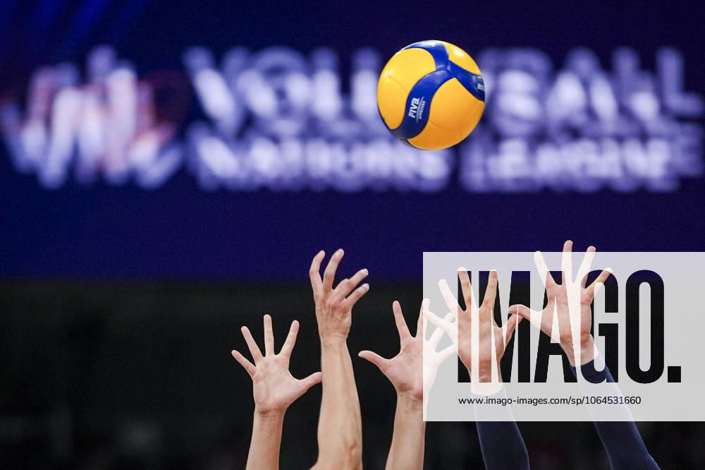 Italy v Brazil - FIVB Women s Volleyball Nations League LODZ, POLAND - JULY 27: Players in action against their opponents during the final match of the FIVB Volleyball Nations League (VNL) between Italy and Brazil at Atlas Arena in Lodz, Poland, on July 27, 2025. Beyza Comert Anadolu Lodz Poland. Editorial use only. Please get in touch for any other usage.