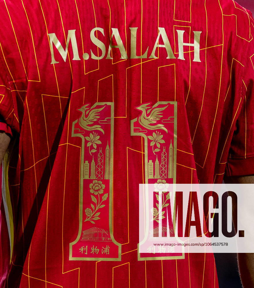 Football - Pre-Season - Liverpool FC v AC Milan HONG KONG - Saturday, July 26, 2025: Liverpool s Mohamed Salah, with numbers designed with Chinese symbols, during the Hong Kong Football Festival 2025 pre-season match between Liverpool FC and AC Milan at the Kai Tak Stadium. (Photo by David Rawcliffe Propaganda) HONG KONG Kai Tak Stadium HONG KONG CHINA