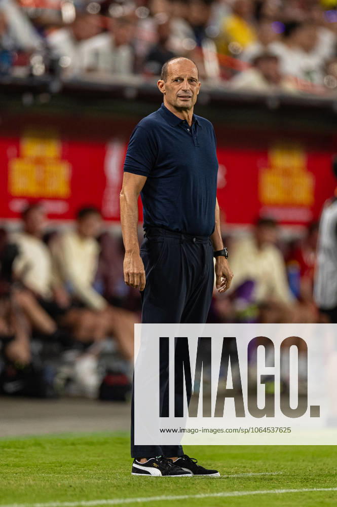 Football - Pre-Season - Liverpool FC v AC Milan HONG KONG - Saturday, July 26, 2025: AC Milan s head coach Massimiliano Allegri during the Hong Kong Football Festival 2025 pre-season match between Liverpool FC and AC Milan at the Kai Tak Stadium. (Photo by David Rawcliffe Propaganda) HONG KONG Kai Tak Stadium HONG KONG CHINA