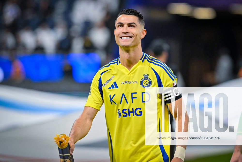 Al Hilal v Al Nassr - Saudi Pro League RIYADH, SAUDI ARABIA - APRIL 04: Cristiano Ronaldo of Al Nassr before the Saudi Pro League match between Al Hilal v Al Nassr in the Kingdom Arena on April 04, 2025 in Riyadh, Saudi Arabia. Riyad Suudi Arabistan. Editorial use only. Please get in touch for any other usage.