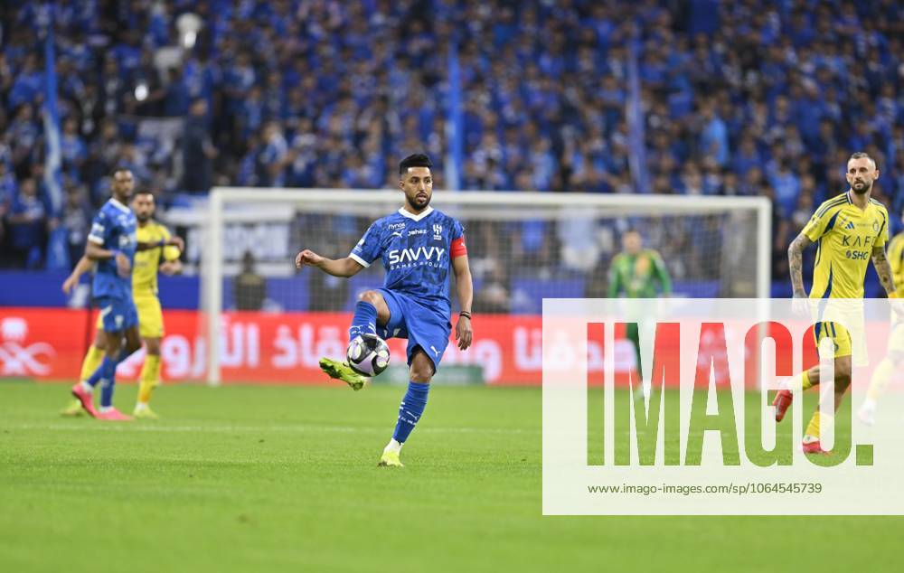 Al Hilal v Al Nassr - Saudi Pro League RIYADH, SAUDI ARABIA - APRIL 04: Salem Al-Dawsari of Al Hilal competes during the Saudi Pro League match between Al Hilal v Al Nassr in the Kingdom Arena on April 04, 2025 in Riyadh, Saudi Arabia. Riyad Suudi Arabistan. Editorial use only. Please get in touch for any other usage.
